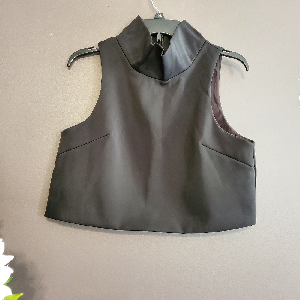 C/MEO COLLECTION Cropped Top. Sz. M